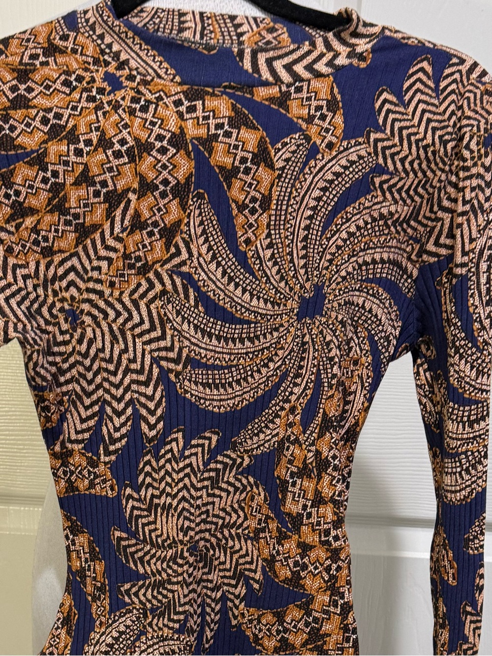 FARM RIO Yawanawa Vanahu Banana Print Mock Neck Stretch Organic Cotton Bodysuit - Picture 10 of 10